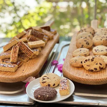 酒店 Ambrosia & 5*