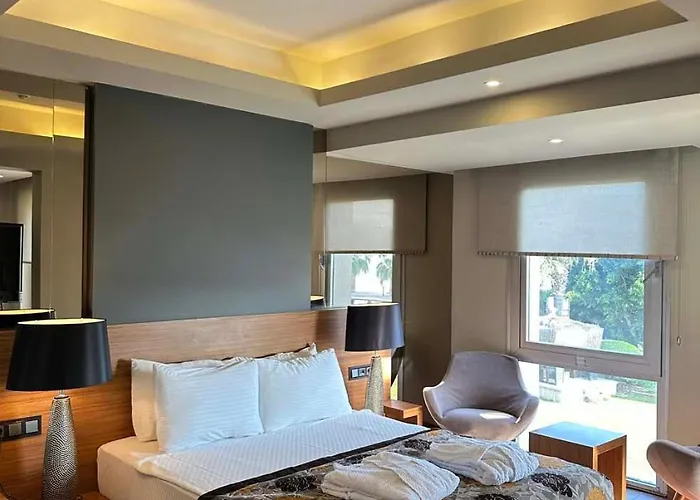 Hotel Ambrosia &